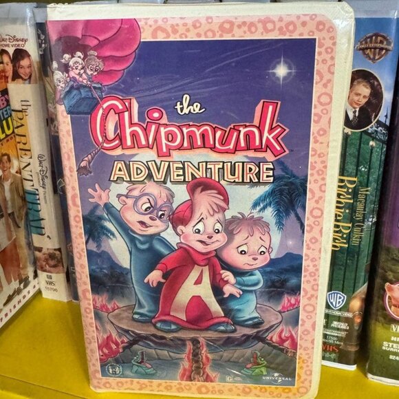 THE CHIPMUNK ADVENTURE VHS - Picture 1 of 4